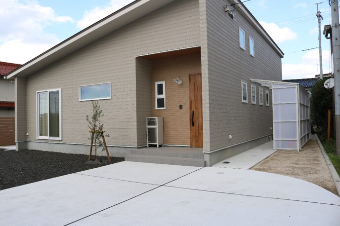 出雲市 駐車場拡張工事 外構施工事例