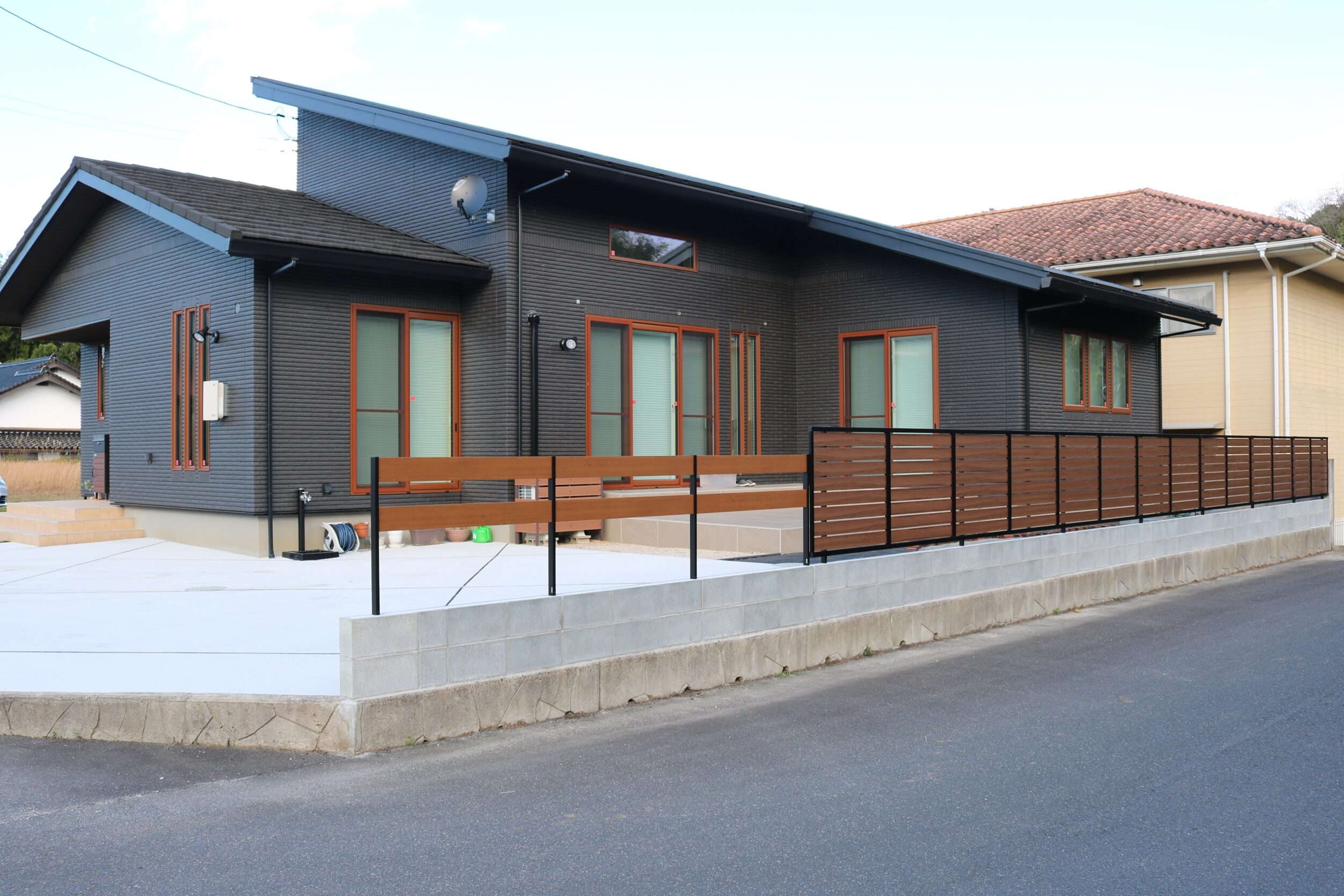 出雲市 外構リフォーム デザインと安全性を両立したフェンス